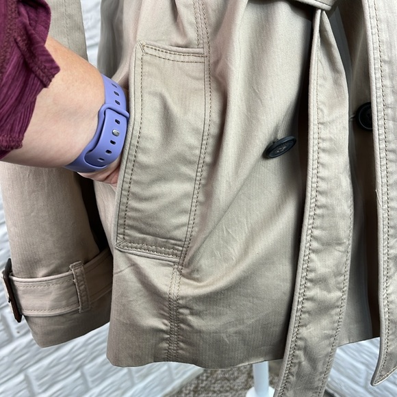 AMERICAN EAGLE OUTFITTERS TRENCH COAT TAN WITH STRIPES 100% Cotton Size Medium - Picture 8 of 16